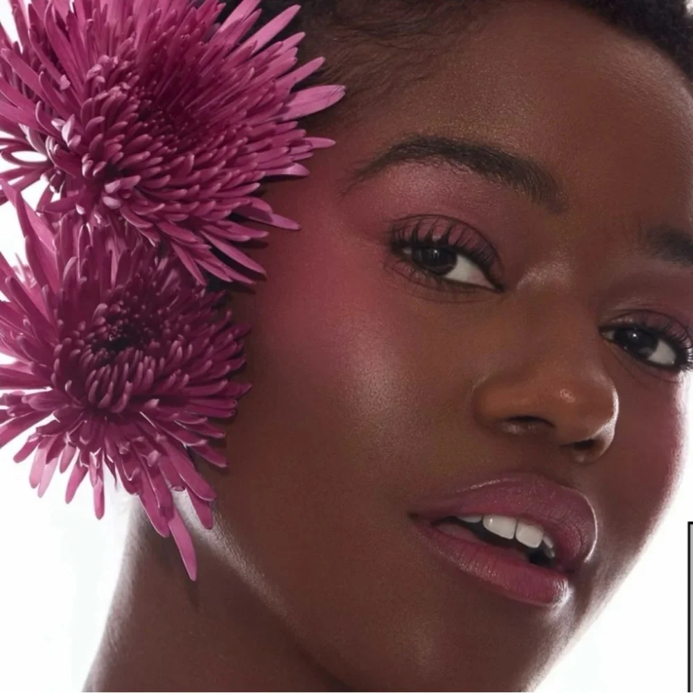 Lunar Beauty Moon Prism Liquid Blush fuego fuchsia